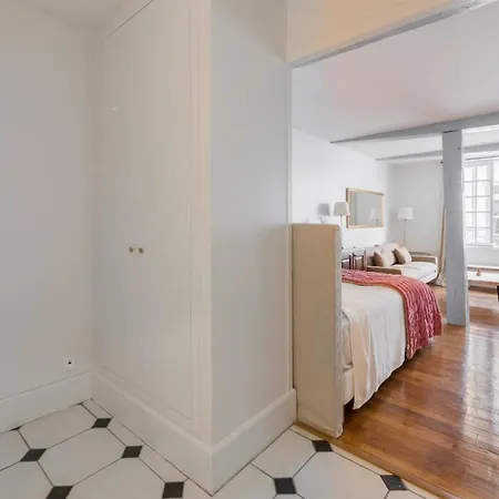 Private - Ile Saint Louis Apartment Paris