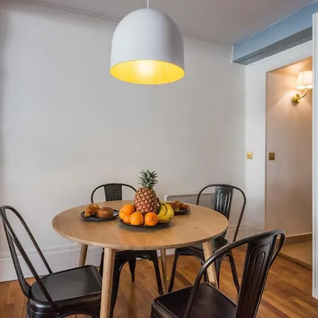 Private - Ile Saint Louis Apartment